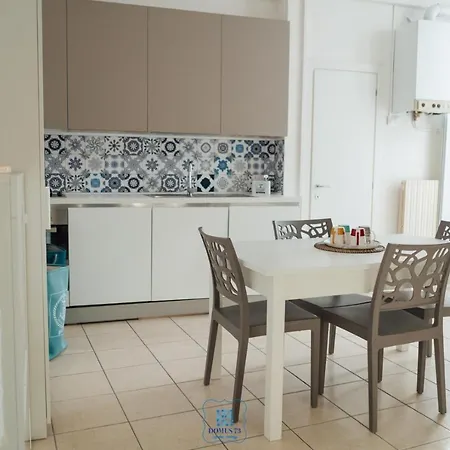 Domus 73 Apulian Holidays Апартаменты Барлетта